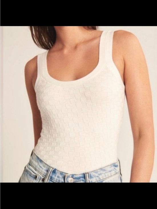 Abercrombie & Fitch Tops - Abercrombie & Fitch White Textured Scoop Tank
